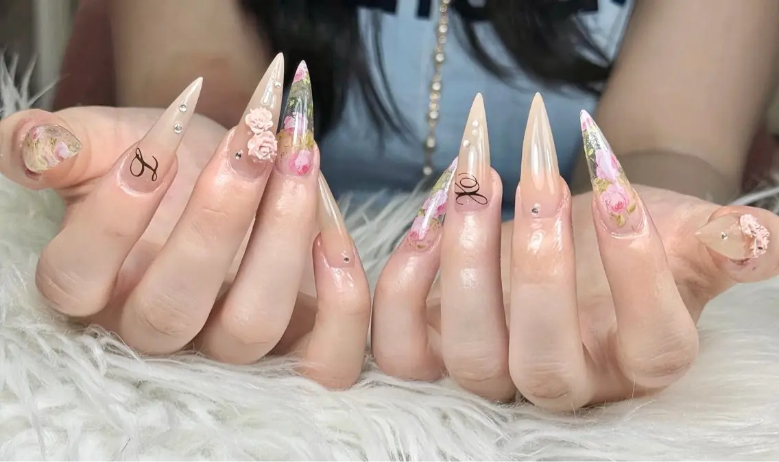 ネイル アートネイル ボルドー フレンチネイル ジェルネイル 氷ネイル・うるうるネイル ハンドネイル Yuki Nailsalonのネイルデザイン