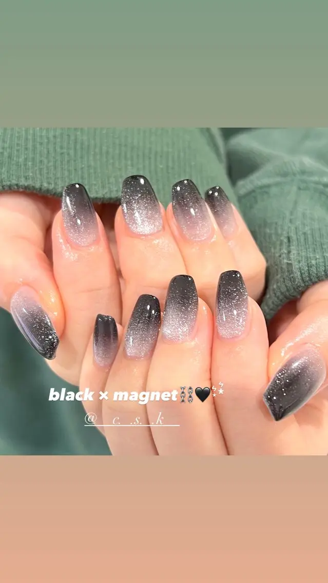 ネイル グラデーション マグネットネイル ハンドネイル 🎀チーク/ちゅるん 🫧chisa🎀のネイルデザイン