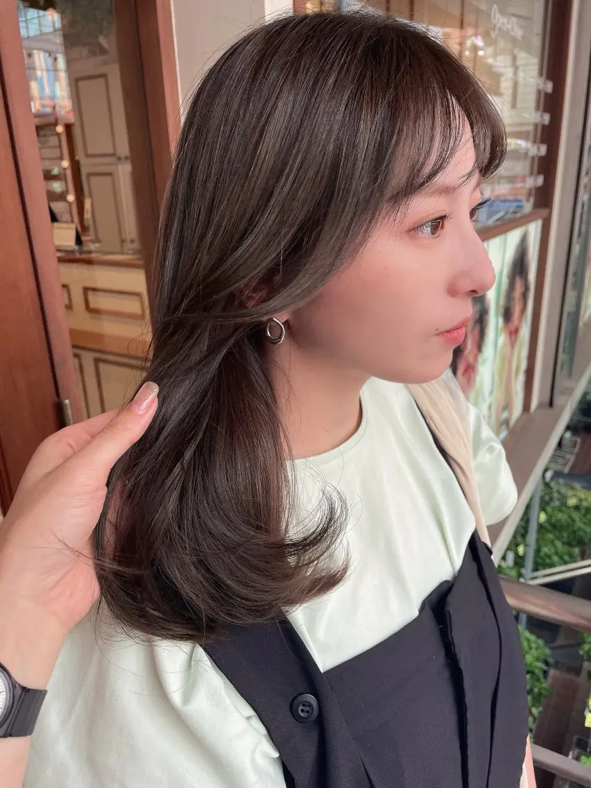 セミロング カラー ベージュカラー 透明感カラー オリーブベージュ 清水 ちひろ ✄トップスタイリストのヘアスタイル