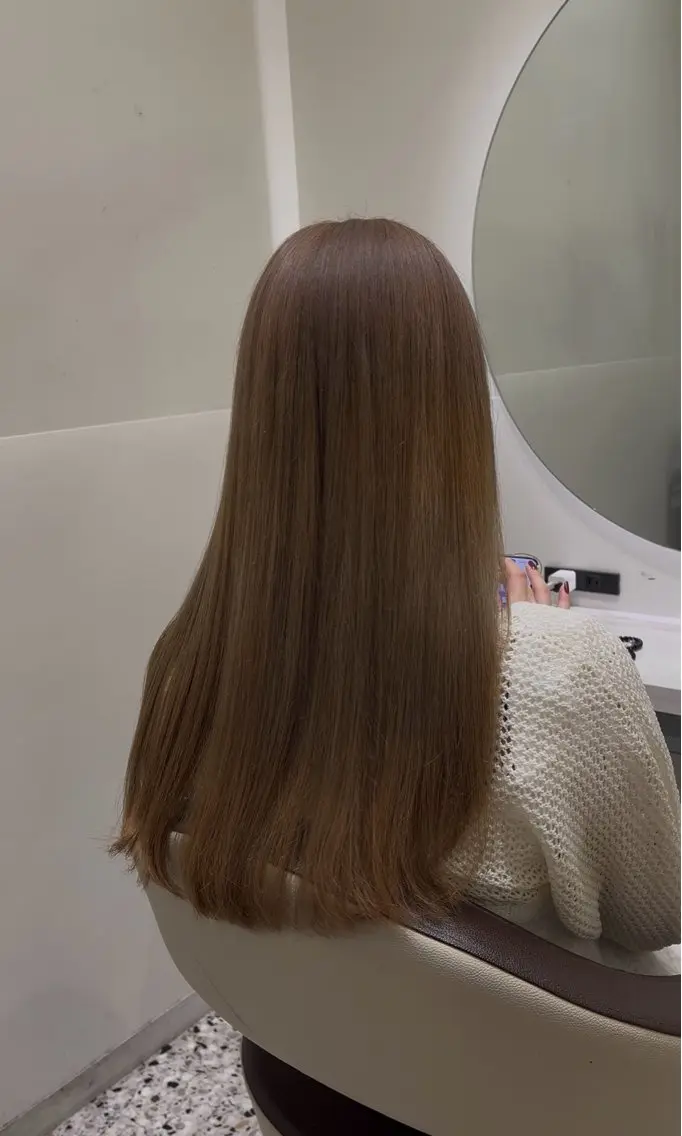 ロング カラー ヘアカラー トリートメント 🧸柔らかいベージュ カラー🧸氏家達哉のヘアスタイル