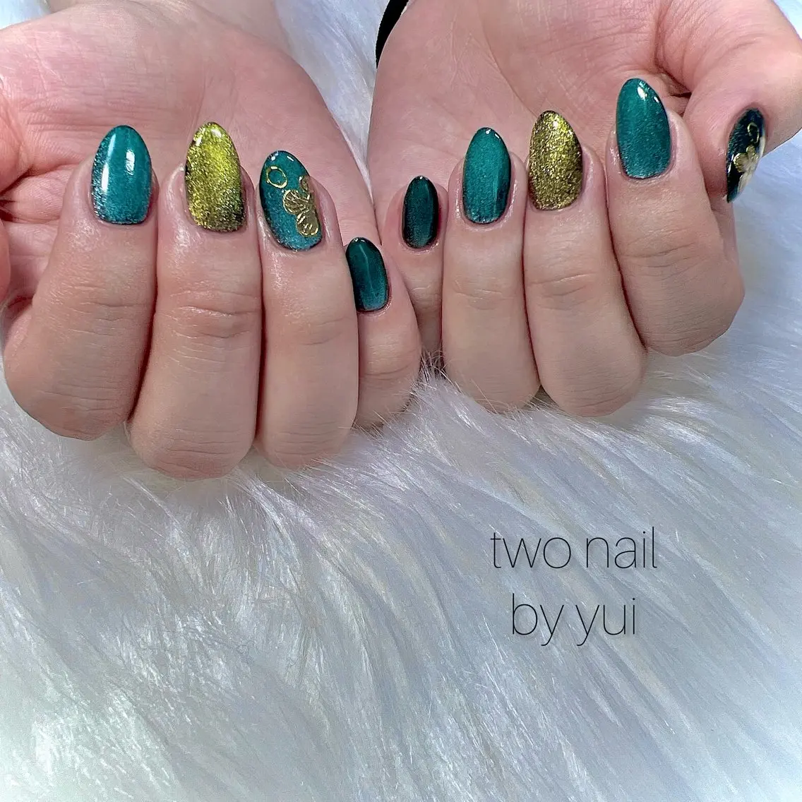 ネイル キラキラネイル マグネットネイル ネイルチップ ホワイト ハンドネイル two nailのネイルデザイン