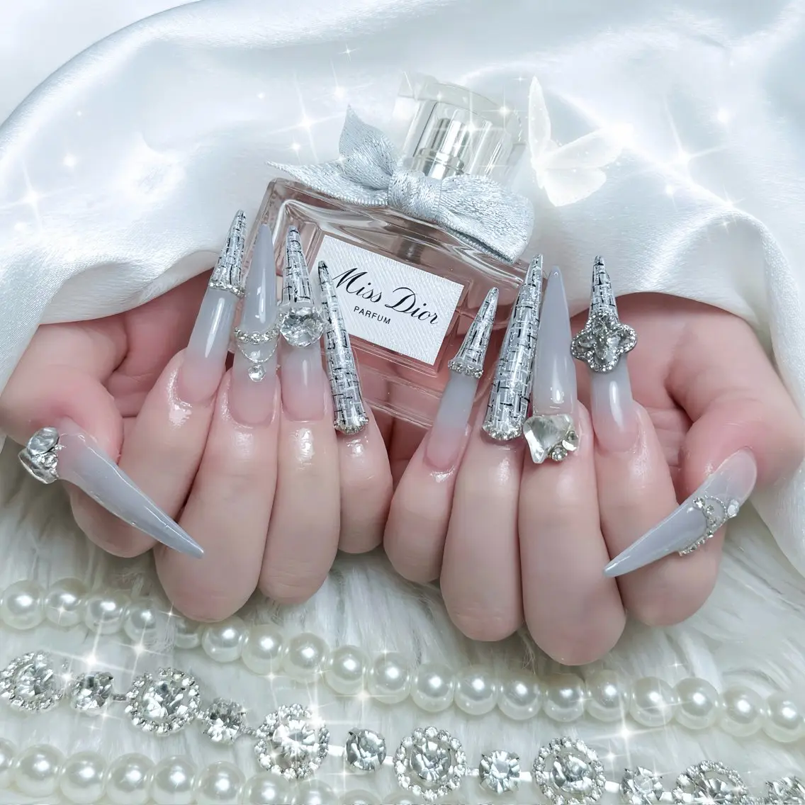 ネイル ジェルネイル キラキラネイル 韓国ネイル マグネットネイル スカルプネイル ハンドネイル ハンドケア Kitty Nail Novaのネイルデザイン