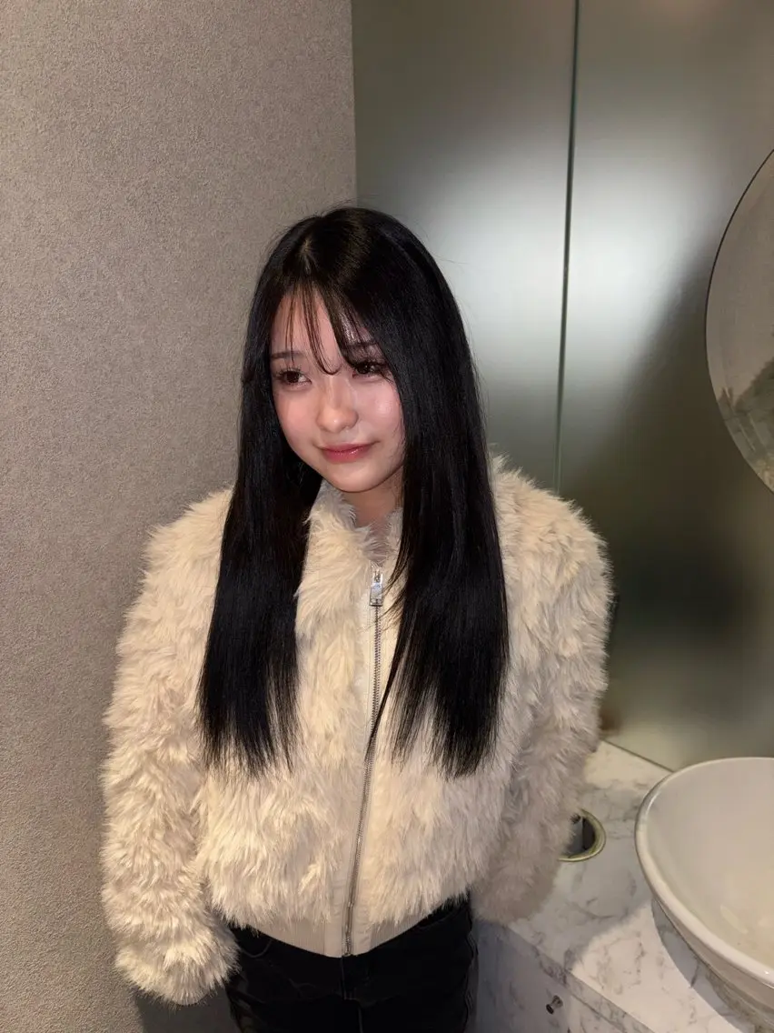 【期間限定🍒】ワンカラー ＋メンテナンスカット+ダメージ補修トリートメント +韓国風ヘアセット✩.*˚の写真