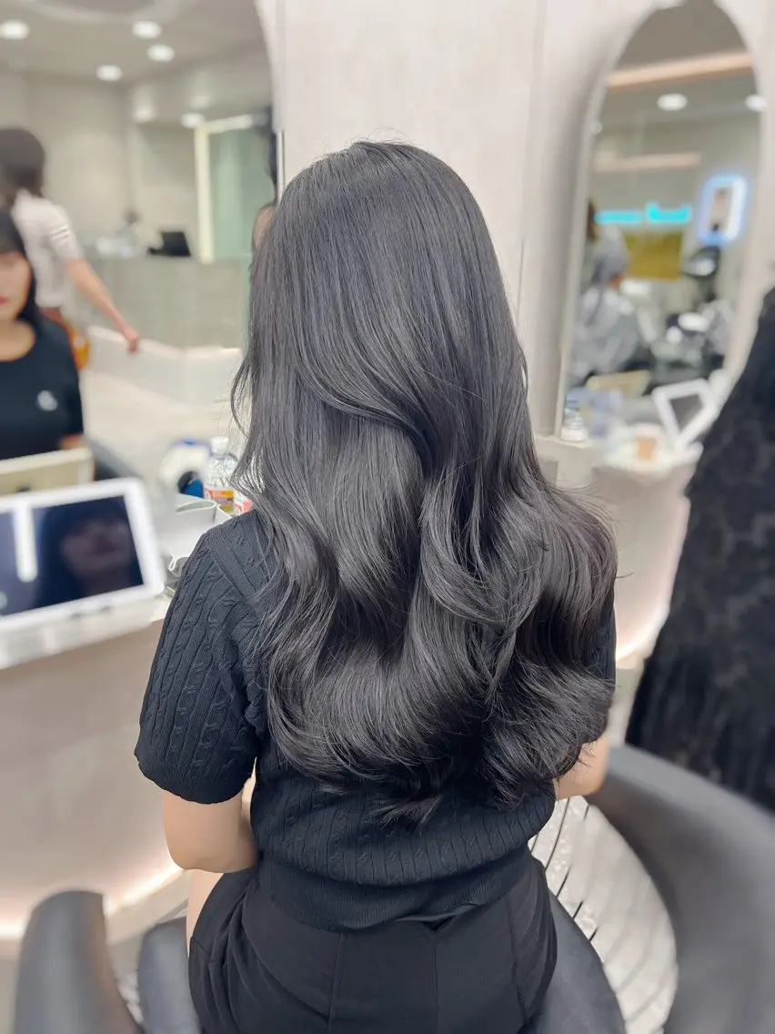 【就活生応援📣】黒染めを使わないカラー+カット+クイックトリートメントの写真