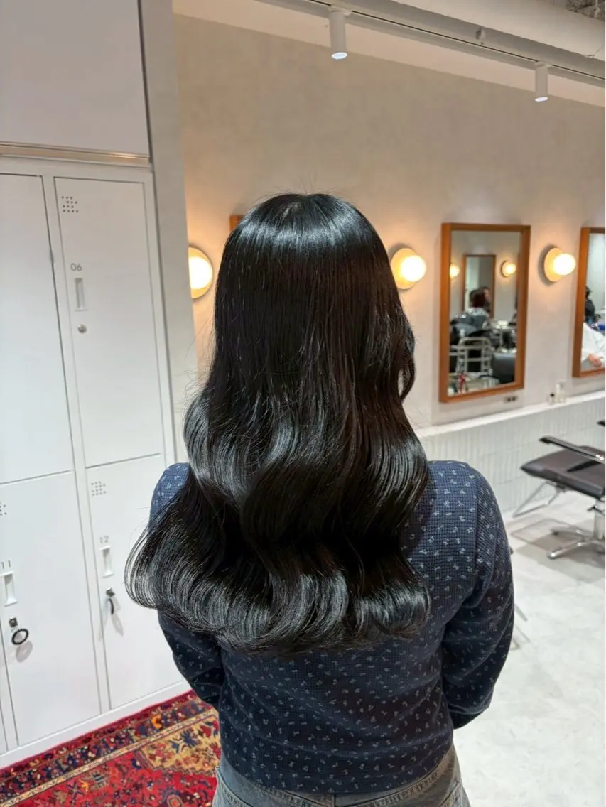 ロング ZEST Ivy/ シュウのヘアスタイル