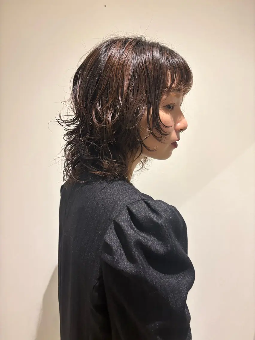 ミディアム ミディアムパーマ ウルフカット 津田 里菜のヘアスタイル