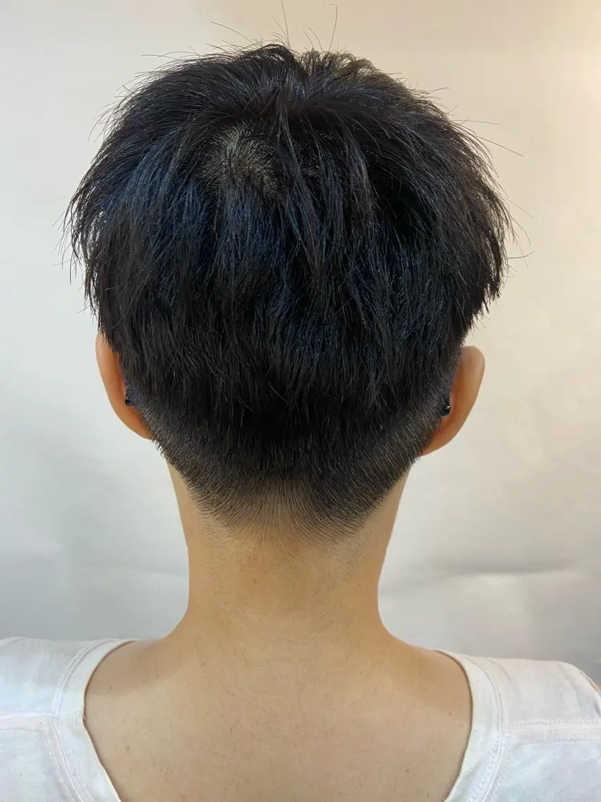ショート ホシヤ ナオのヘアスタイル