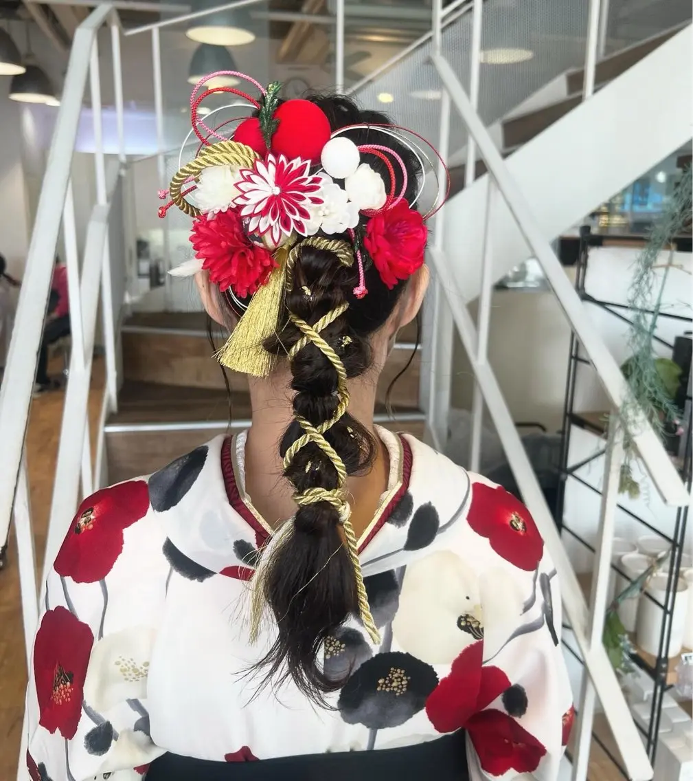 ヘアアレンジ 成人式 インナーカラー♡ Nanakoのヘアスタイル