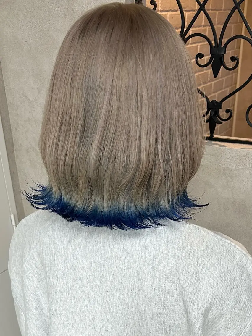 ショート カラー ブロンド ブルーカラー ホワイトブロンド ヘアカラー トリートメント ハイトーン/韓国ヘア /優花のヘアスタイル