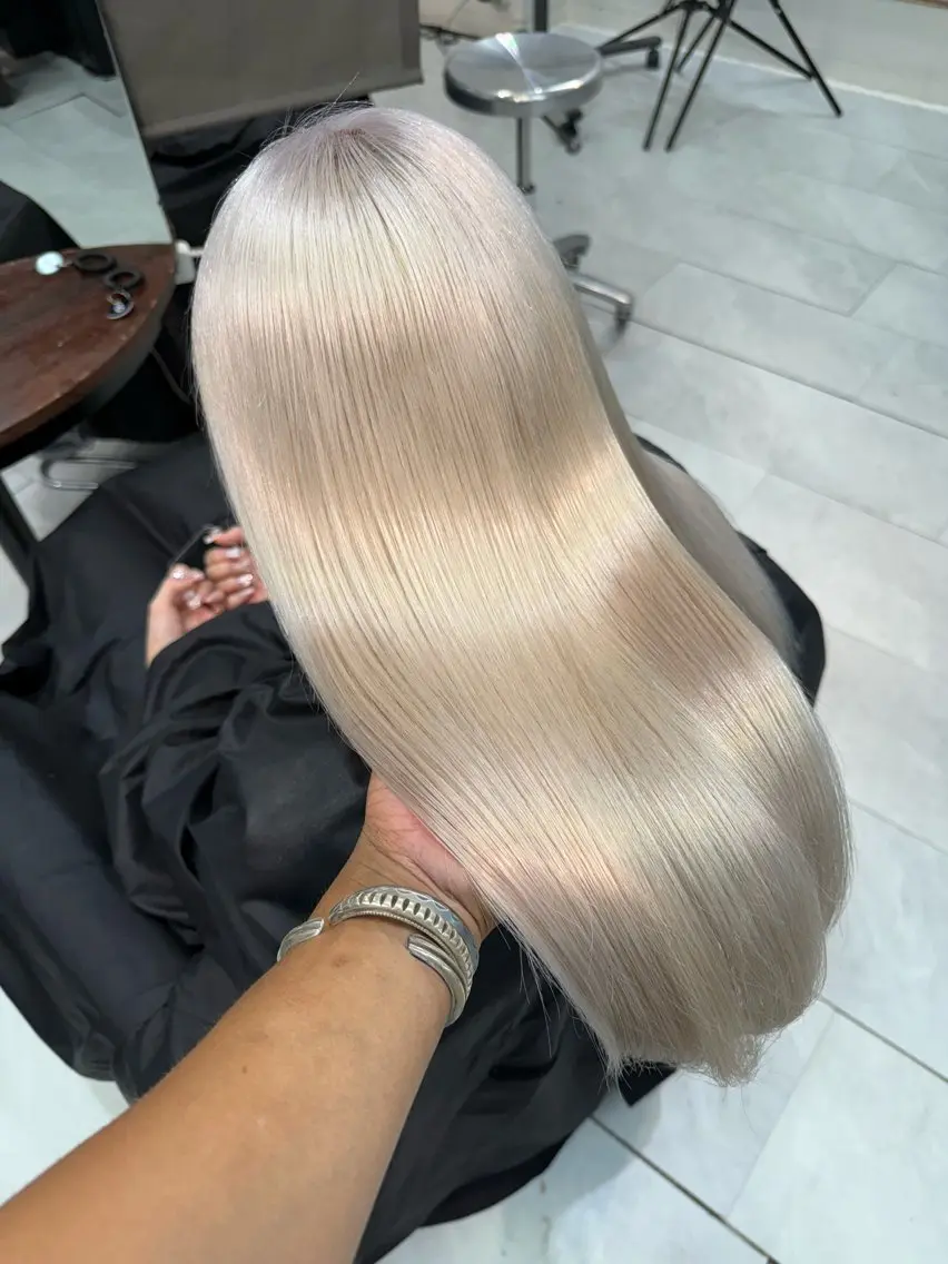 ロング カラー ブリーチ ブロンド ケアブリーチ 透明感カラー ダブルカラー ヘアカラー Lima/ハイトー ン/ブリーチ/心斎橋のヘアスタイル