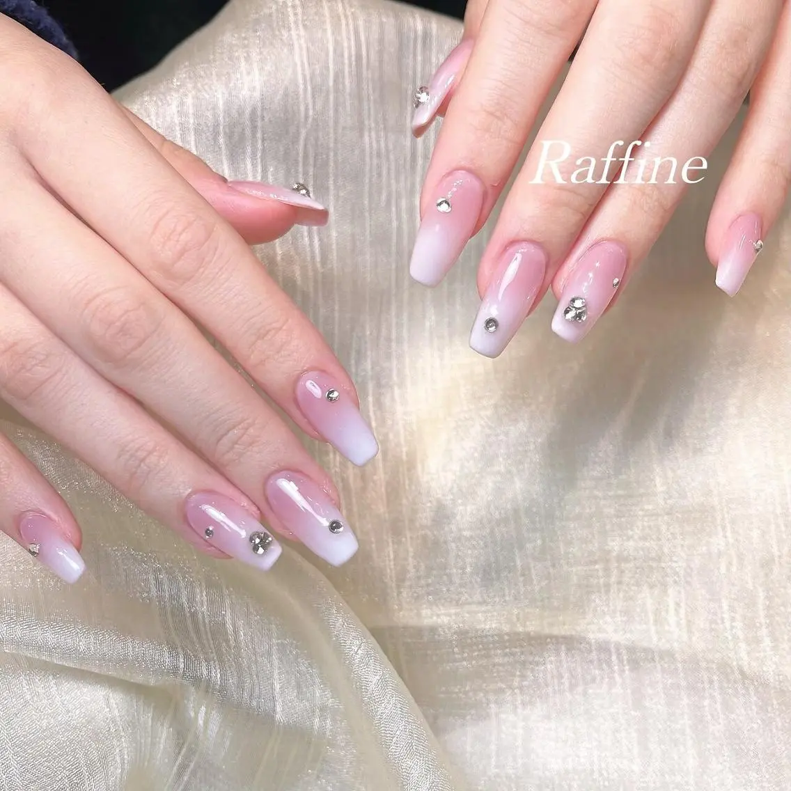 ネイル ハンドネイル RAFFINE haru🦋🩵のネイルデザイン