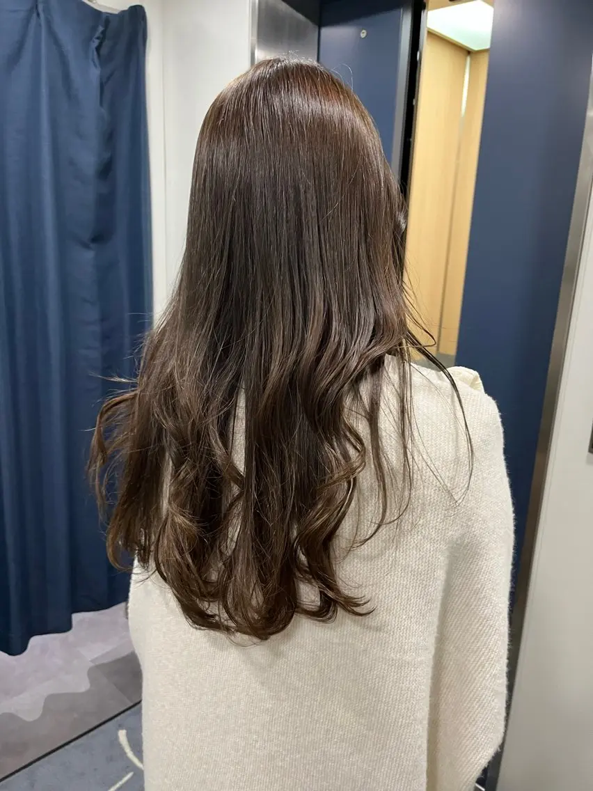 ロング 佐藤　ひなの ／艶髪のヘアスタイル