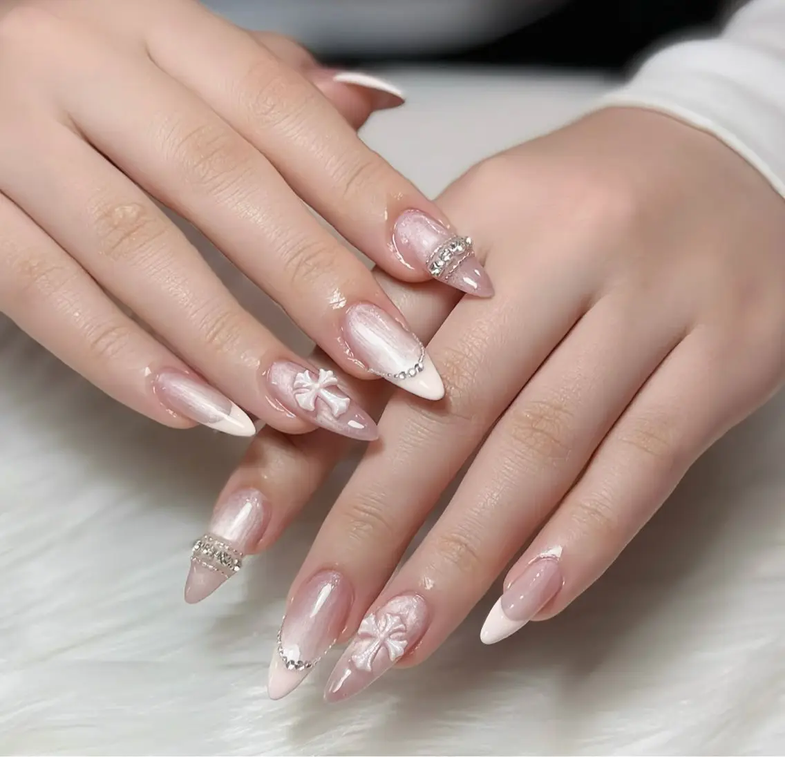ネイル オーロラネイル チークネイル フットネイル フレンチネイル ジェルネイル Havi Nailsのネイルデザイン