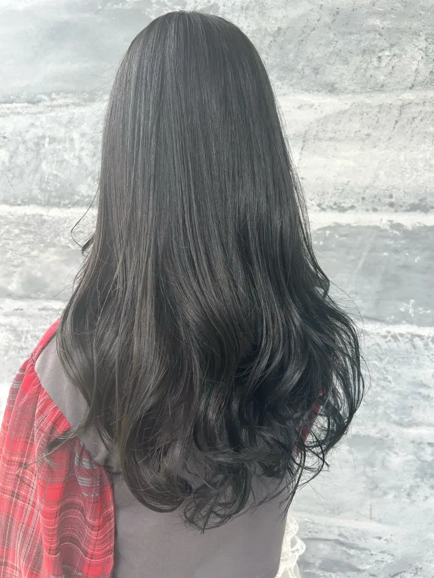 ロング カラー 黒髪 ブルーカラー ブルーブラック ヘアカラー COLOR LABO かすみのヘアスタイル