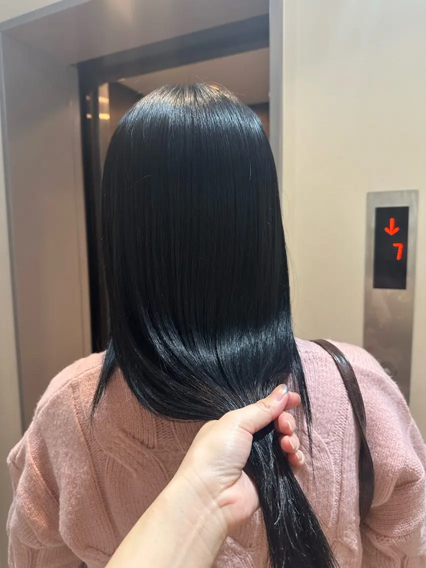 セミロング 縮毛矯正+モテカラー 🎀✨MIHOのヘアスタイル