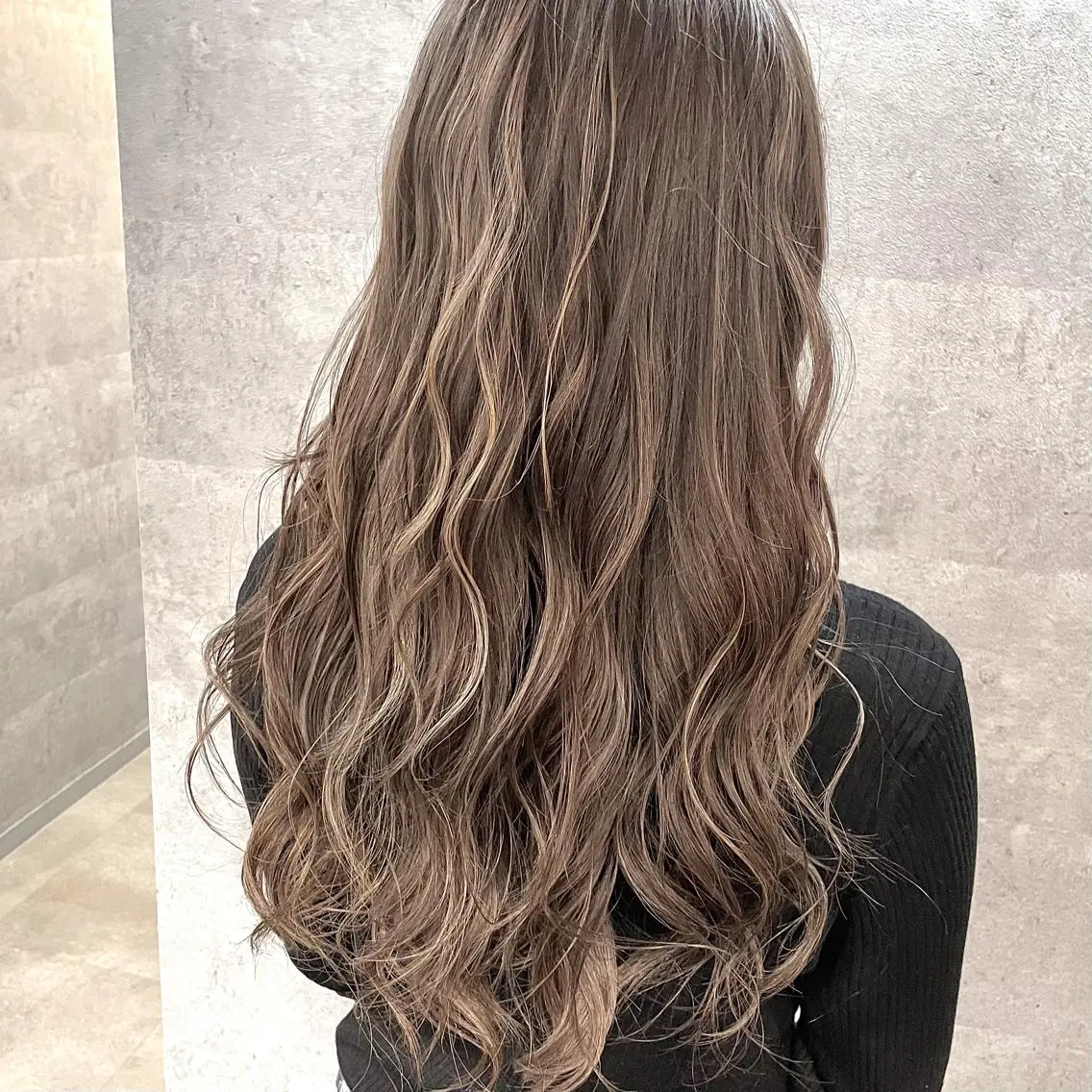 ロング カラー ハイライトカラー ハイライト ✨MiL✨ ✨心斎橋✨のヘアスタイル