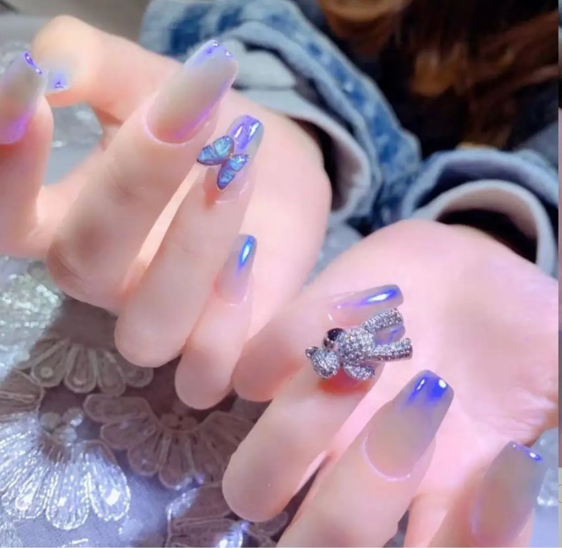 💅大人気のオーロラネイル＆ミラーネイルの写真
