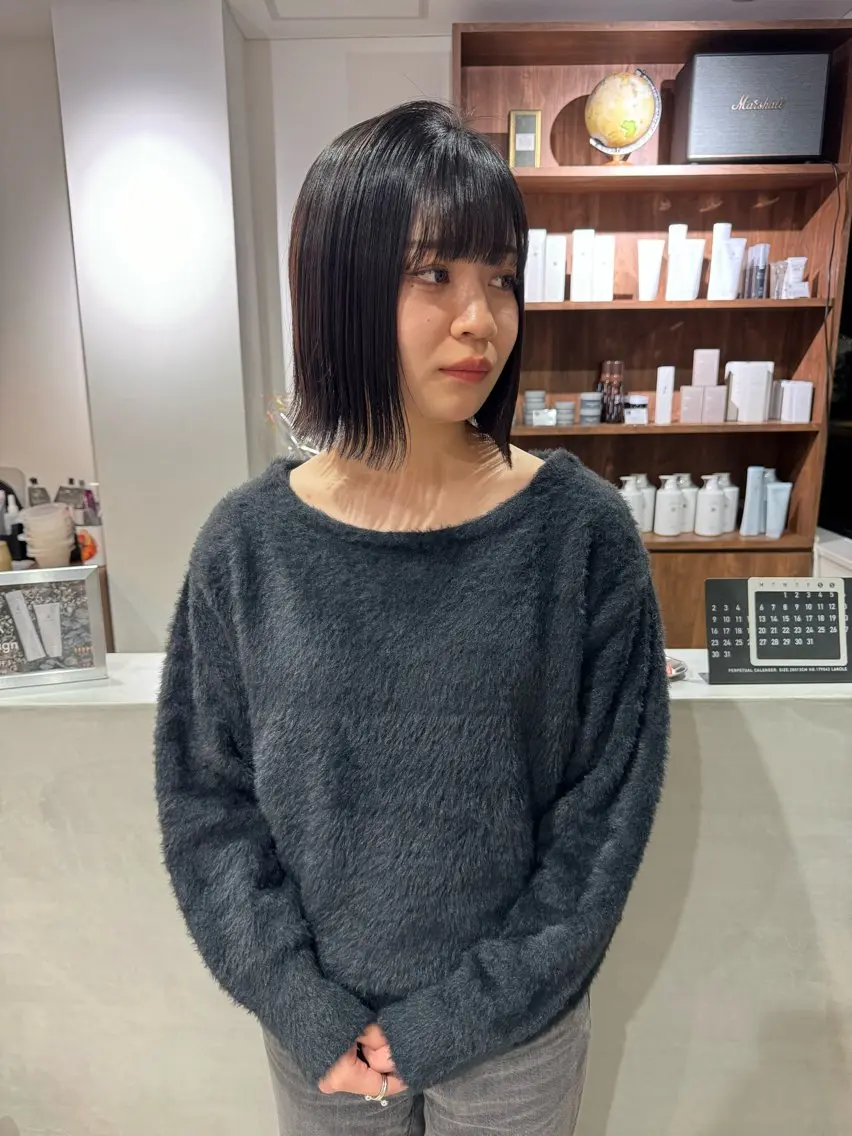 ショート カラー ボブ 髪質改善 外ハネヘア 縮毛矯正 カット 縮毛矯正 トリートメント (h)wim ウィムのヘアスタイル
