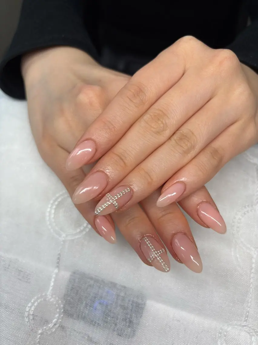 自爪、シンプルネイル(デザイン2本まで)、ケア込み、オフあり、長さ>1cm+500円,長さ>2cm+1000円の写真