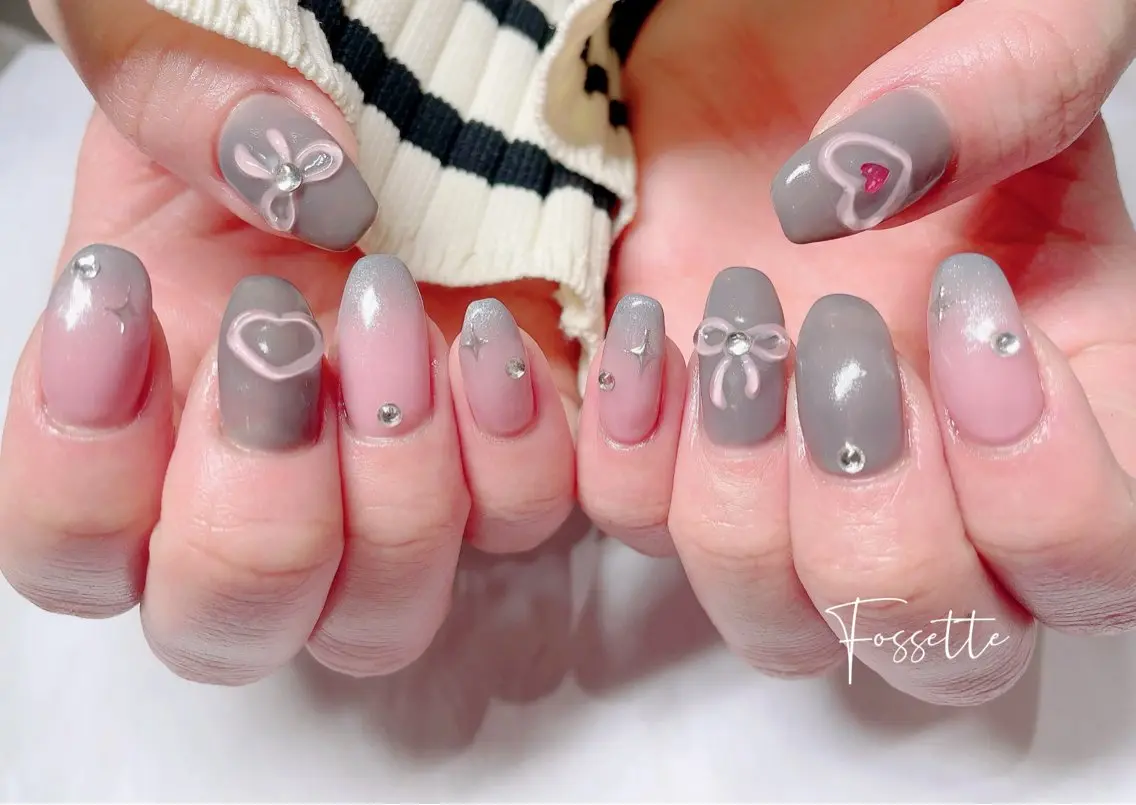 ネイル ハート キラキラネイル ぷっくりネイル リボン ハンドネイル nailsalon Fossetteのネイルデザイン