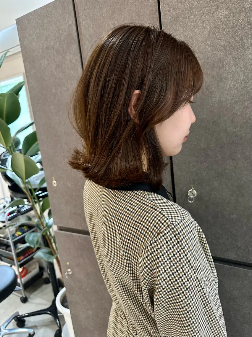 ミディアム くびれヘア レイヤーカット 外ハネヘア ヘアカラー トリートメント ヘアセット Londideal 高橋ヒロシのヘアスタイル