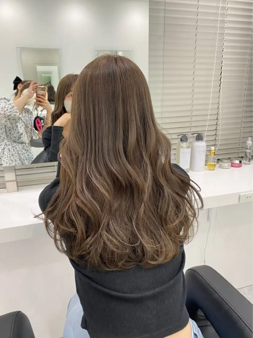 セミロング カラー ヘアアレンジ ブリーチ 透明感カラー 髪質改善 似合わせカット 🫧モテる💗ダメー ジレスハイトーン🫧のヘアスタイル
