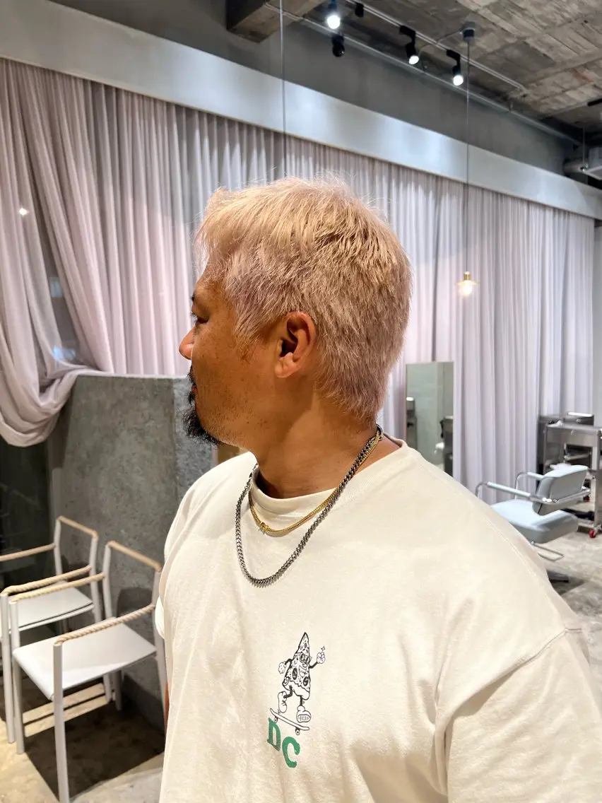 カラー ベージュカラー ブリーチ ホワイトベージュ ヘアカラー 神崎 玲海のヘアスタイル