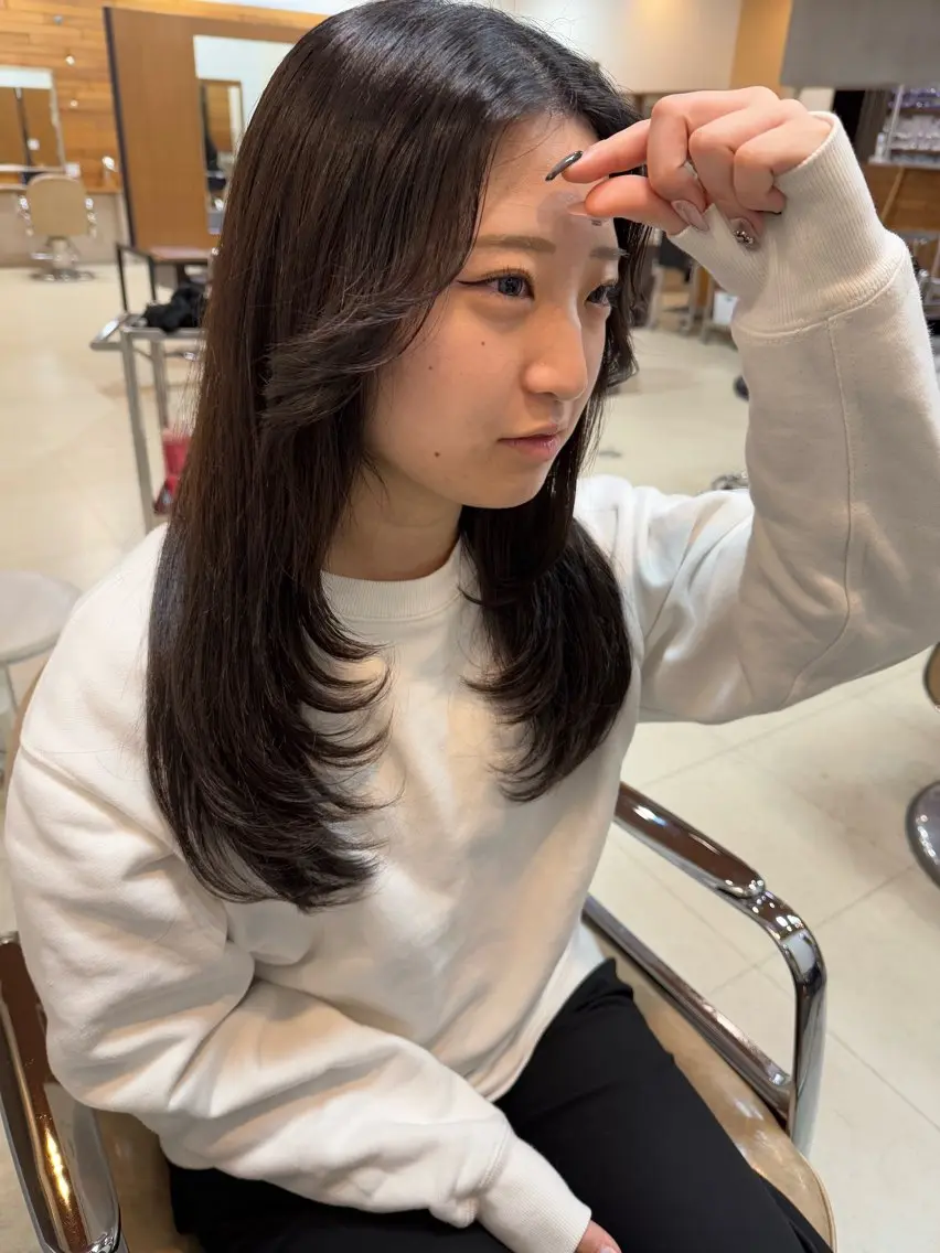 ミディアム レイヤーカット 太田 明伽のヘアスタイル