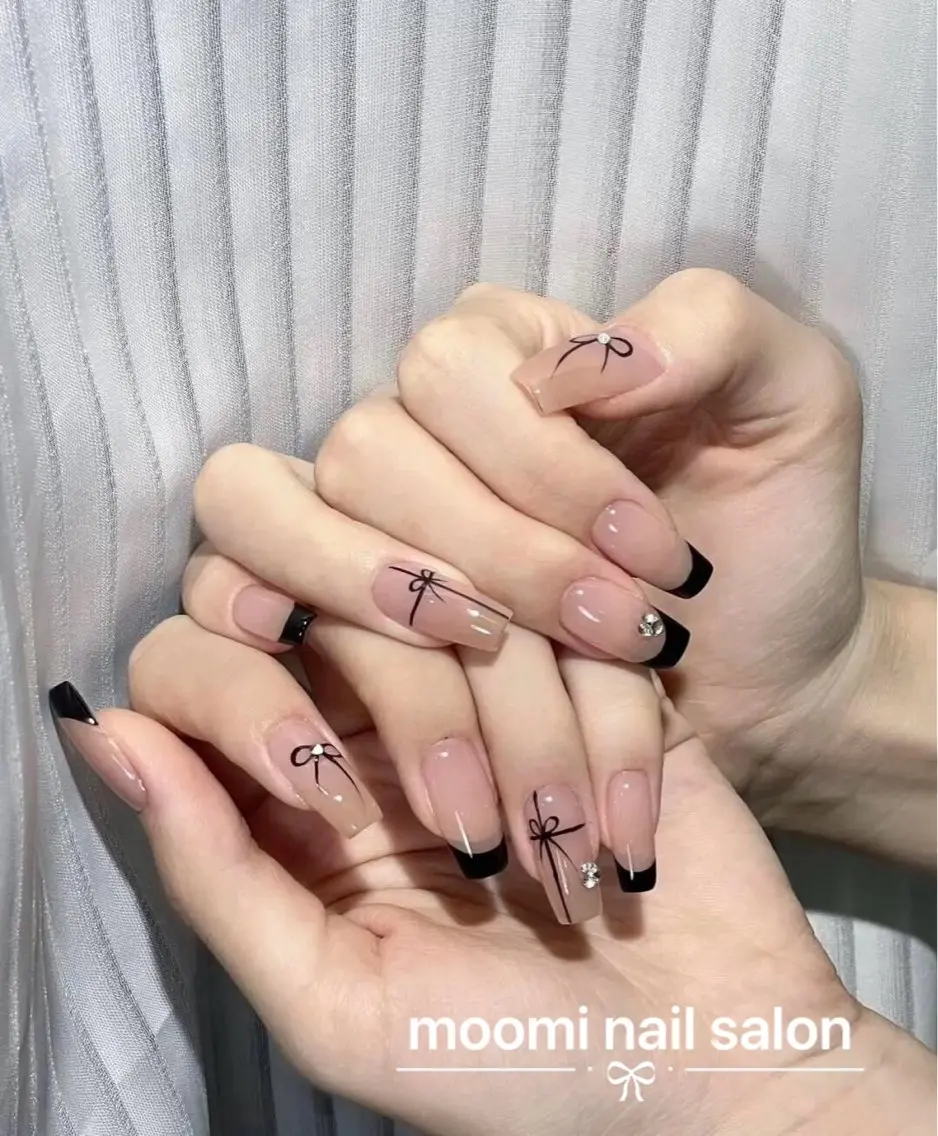 ネイル チークネイル フレンチネイル ジェルネイル グラデーション ハート ハンドネイル moomi nail スカルプ専門のネイルデザイン