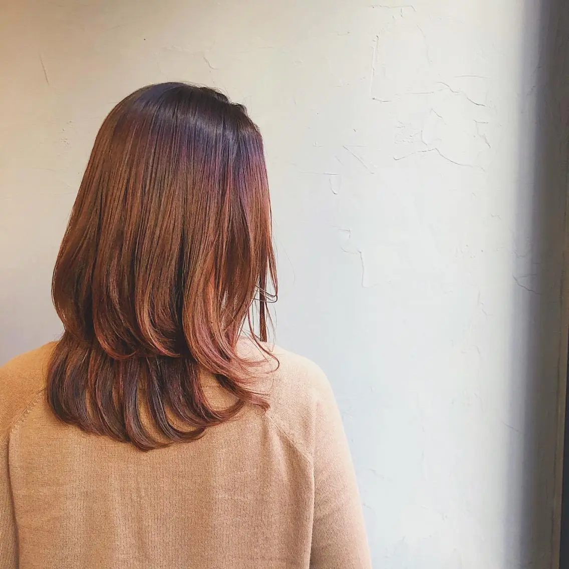セミロング カラー オレンジ 縮毛矯正 山口 浩之のヘアスタイル