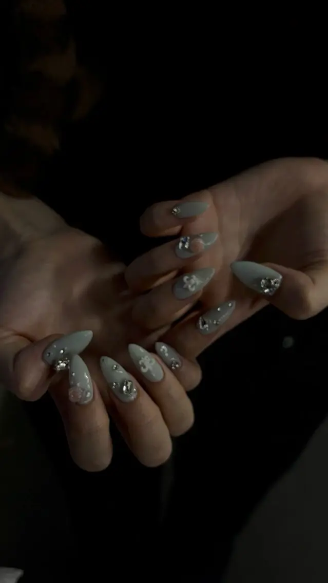 ネイル ワンカラーネイル ハンドネイル kokoro🩶 ICONNAILのネイルデザイン