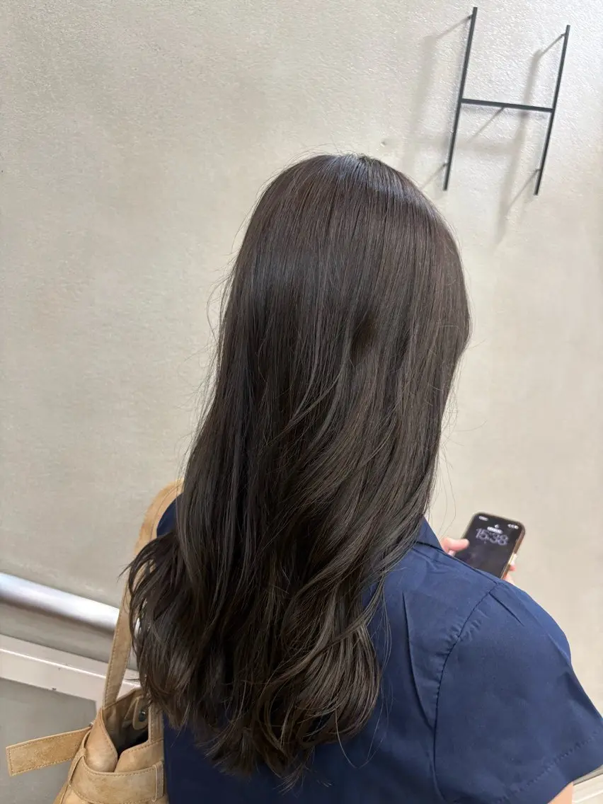 ロング カラー グレージュ オリーブグレージュ オリーブグレー カット ヘアカラー ケイナ/理想 ×似合わせのヘアスタイル