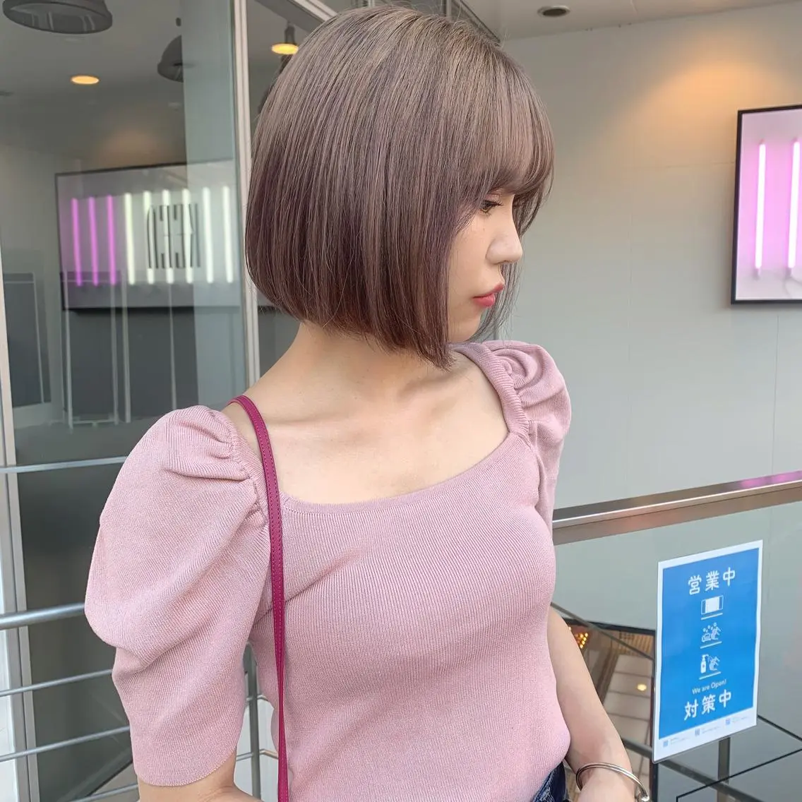 ショート カラー グレージュ ラベンダーカラー ラベンダーグレージュ ラベンダーグレー レイヤーカット🪽 カネコミユのヘアスタイル