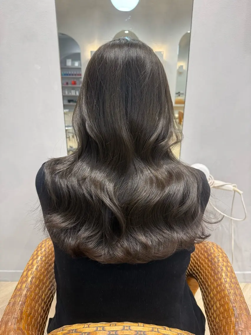 ロング カラー ヘアカラー ヒジオカ リナのヘアスタイル