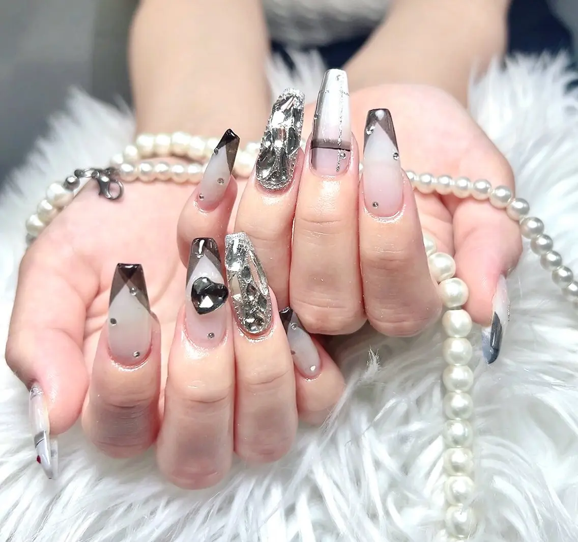 ネイル 長さ出し フレンチネイル ジェルネイル ガラスフレンチ 韓国ネイル ハンドネイル ハンドケア For U nail スカルプ専門店のネイルデザイン