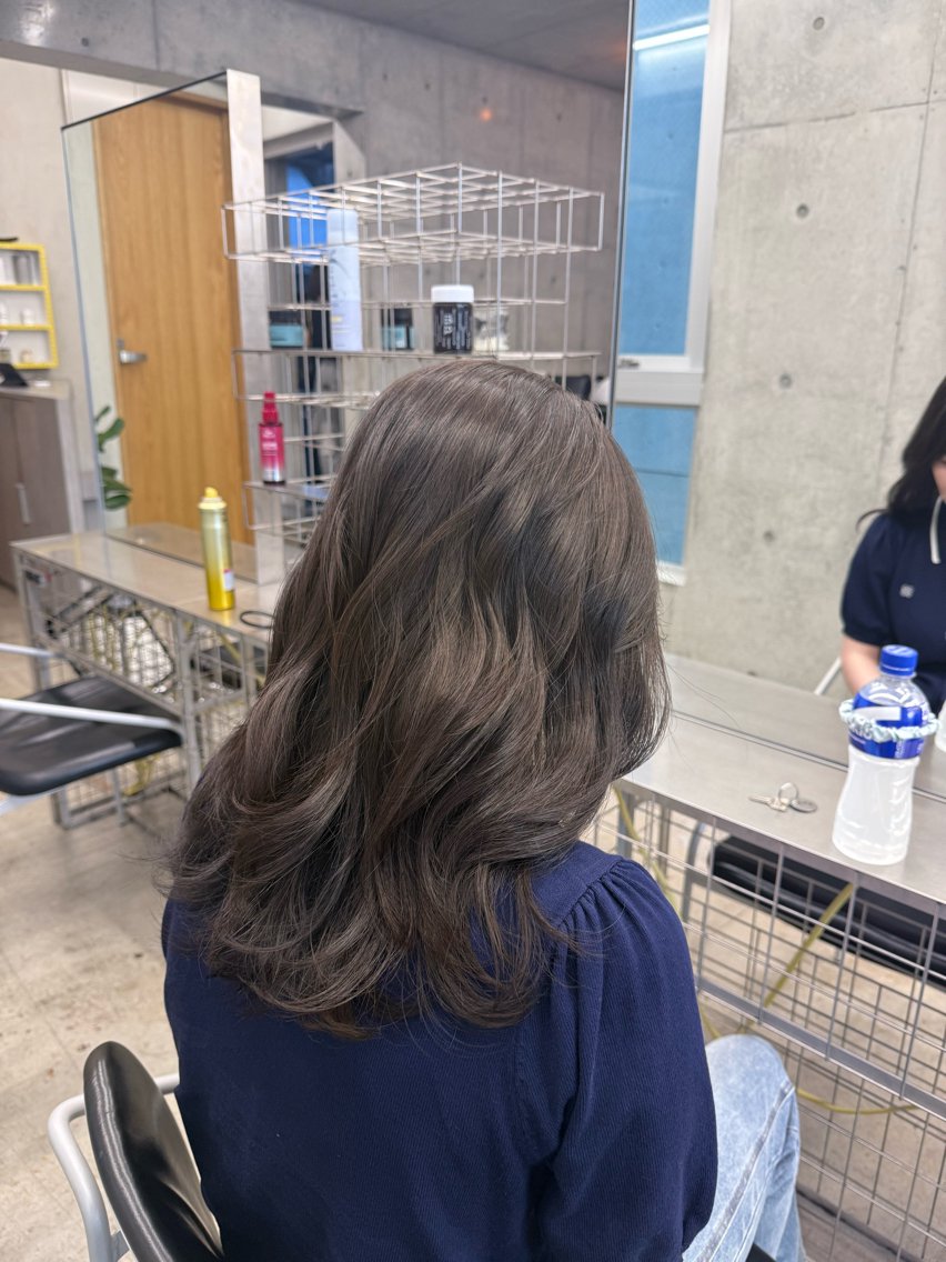 ロング カラー ロングレイヤー アッシュ ベージュカラー ブリーチ 透明感カラー カット ヘアカラー トリートメント 誰より丁寧なカット/ 小林輝/レイヤーのヘアスタイル