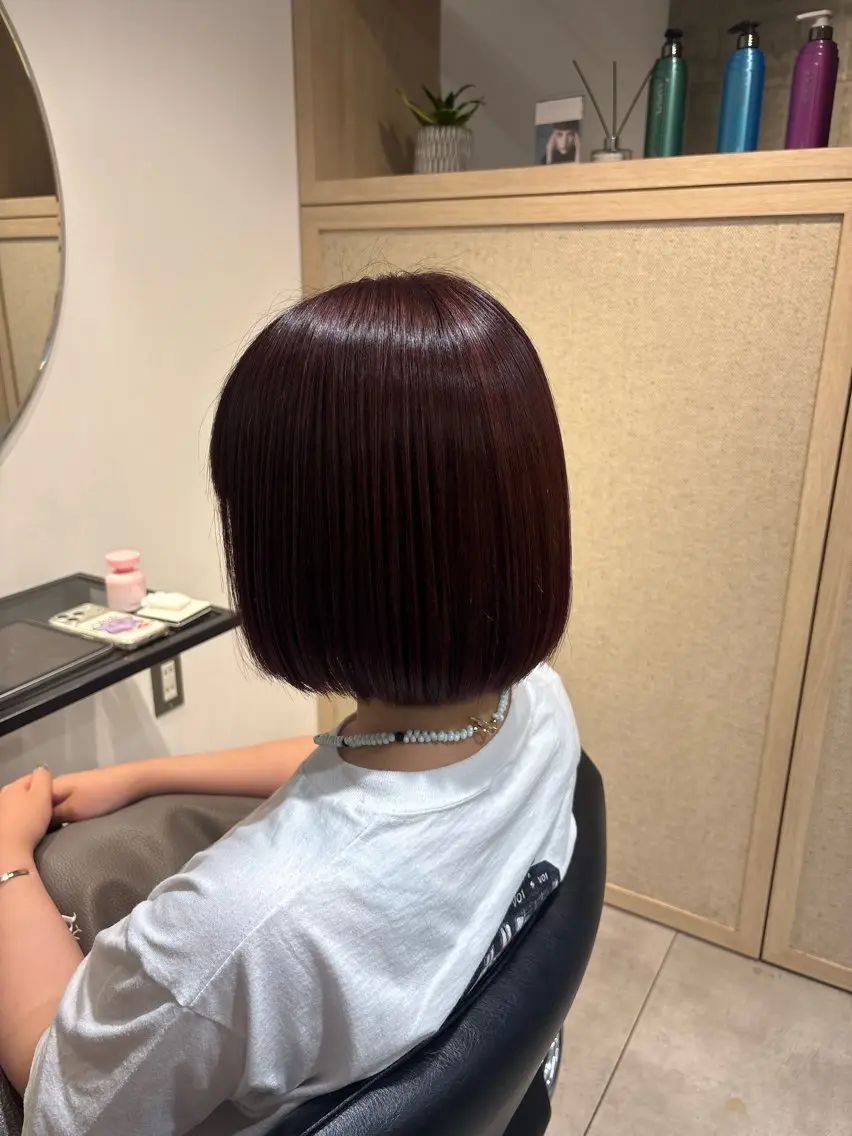 ショート カラー ブリーチ ブリーチなしカラー レッドカラー ヘアカラー SHEA /縮毛矯正 イソダハルカのヘアスタイル