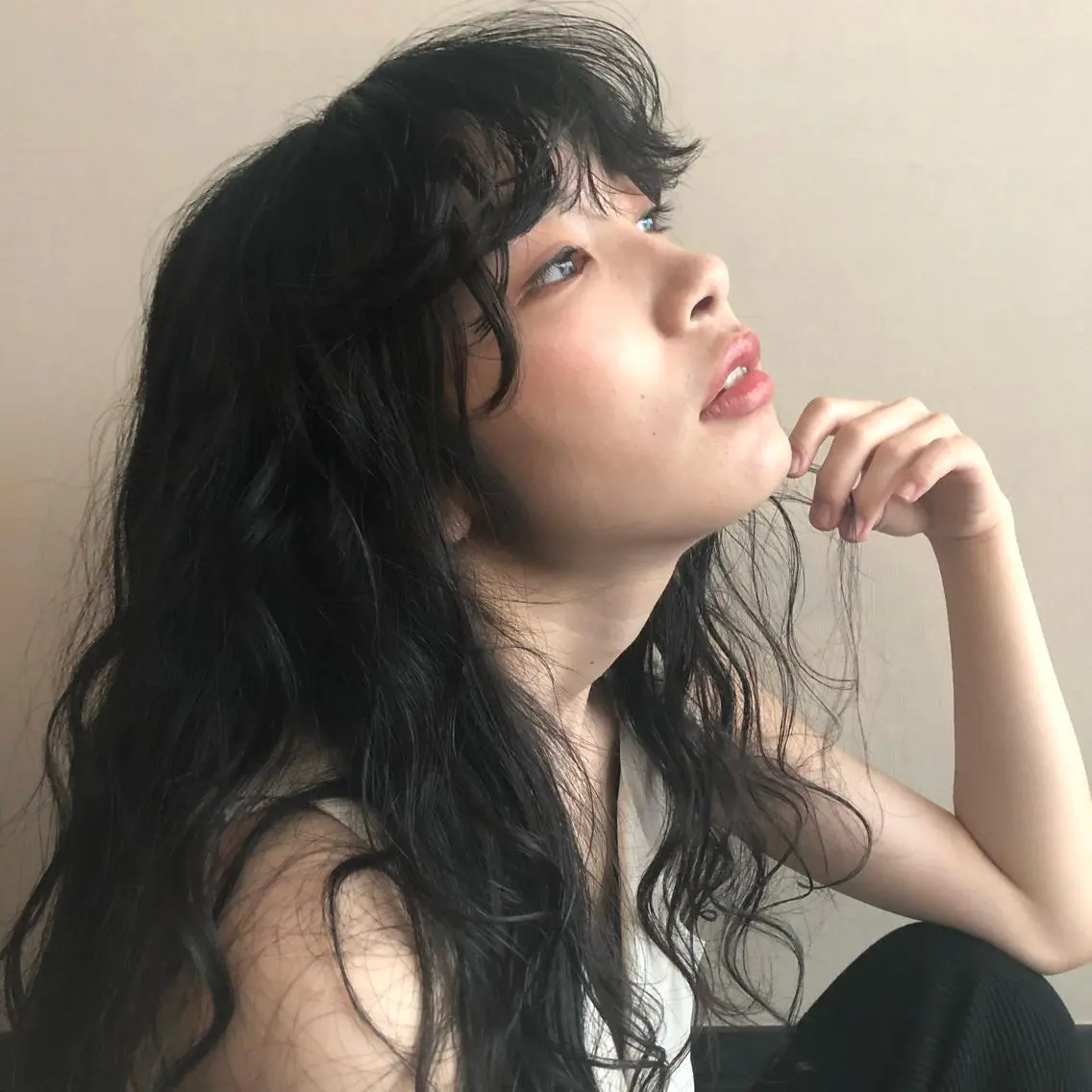 ロング カラー パーマ 大人girly🛋️ 🤍yukakoのヘアスタイル