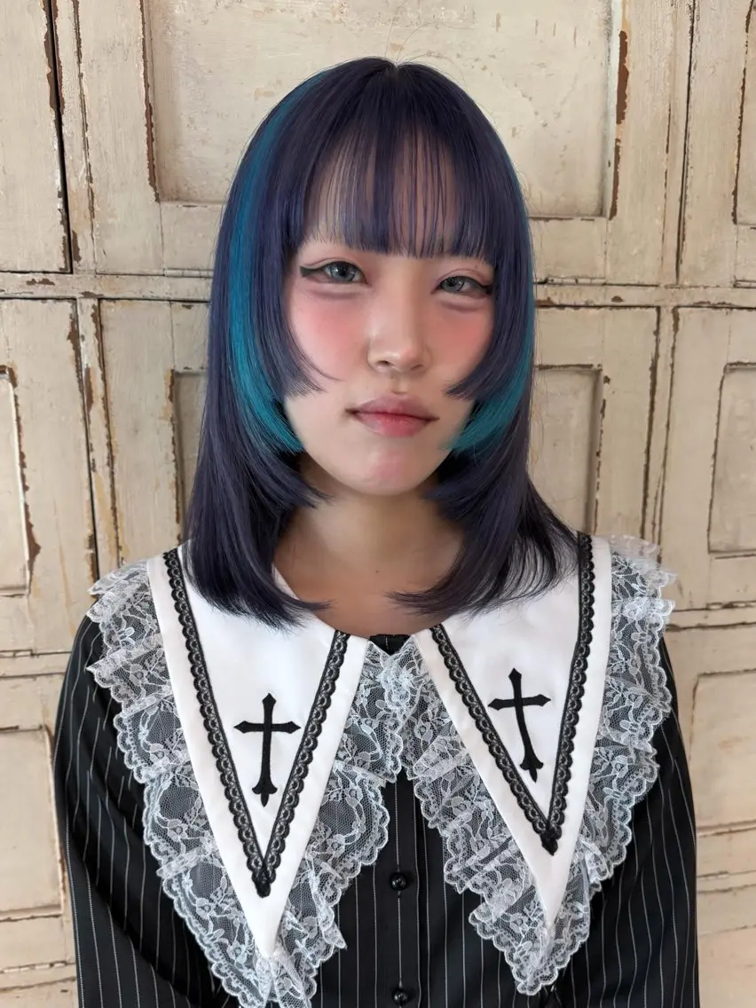 ショート カラー ブリーチ ブルーカラー ブルーバイオレット バイオレットカラー 姫カット カット ヘアカラー RorriM natsuのヘアスタイル