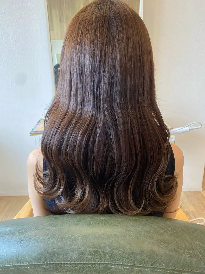 セミロング カット ヘアカラー トリートメント 梶田 伸篤のヘアスタイル