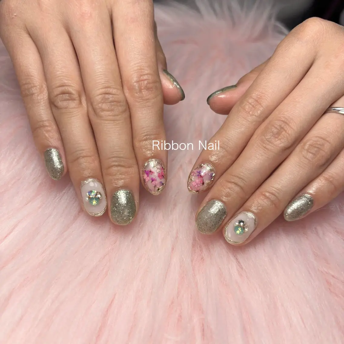 ネイル グリーン ラメ(グリッター) ニュアンスネイル Nail Ambra 小山のネイルデザイン
