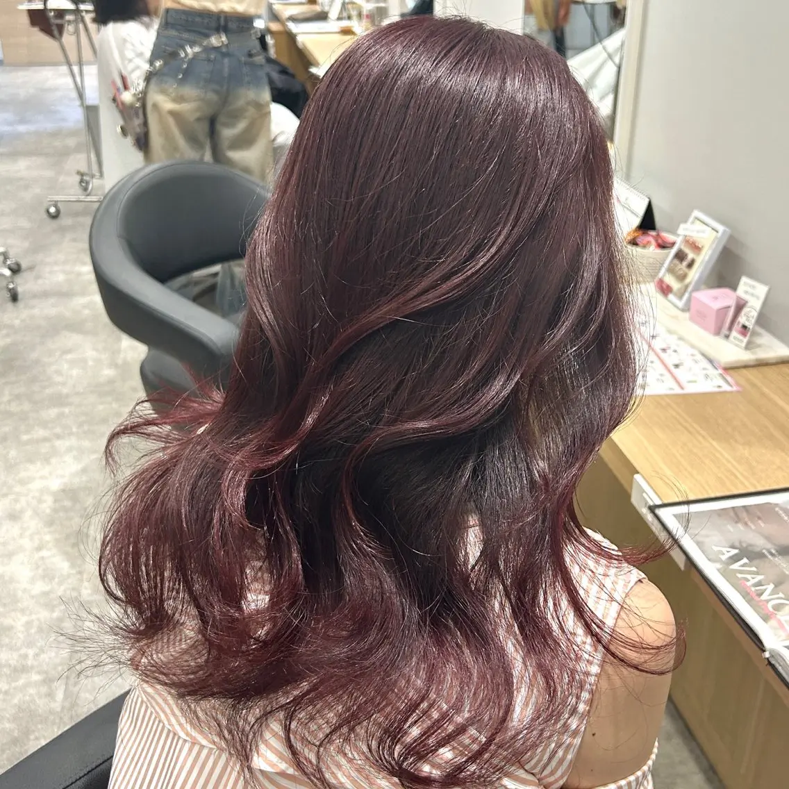 ロング カラー ブリーチ カシス ブリーチなしカラー レッドカラー 韓国ヘア×レイヤー カット/上田丈也のヘアスタイル