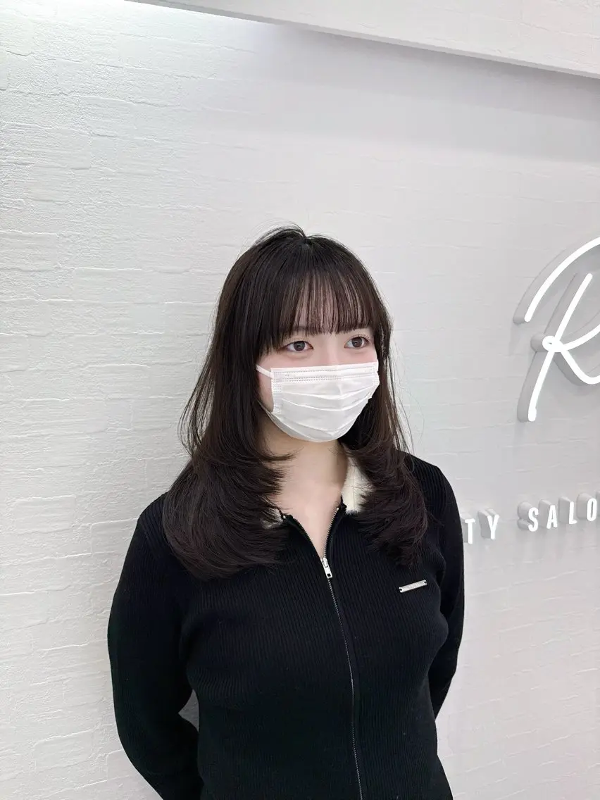 ミディアム レイヤーカット R/🎀 ヘアセット・艶カラーのヘアスタイル