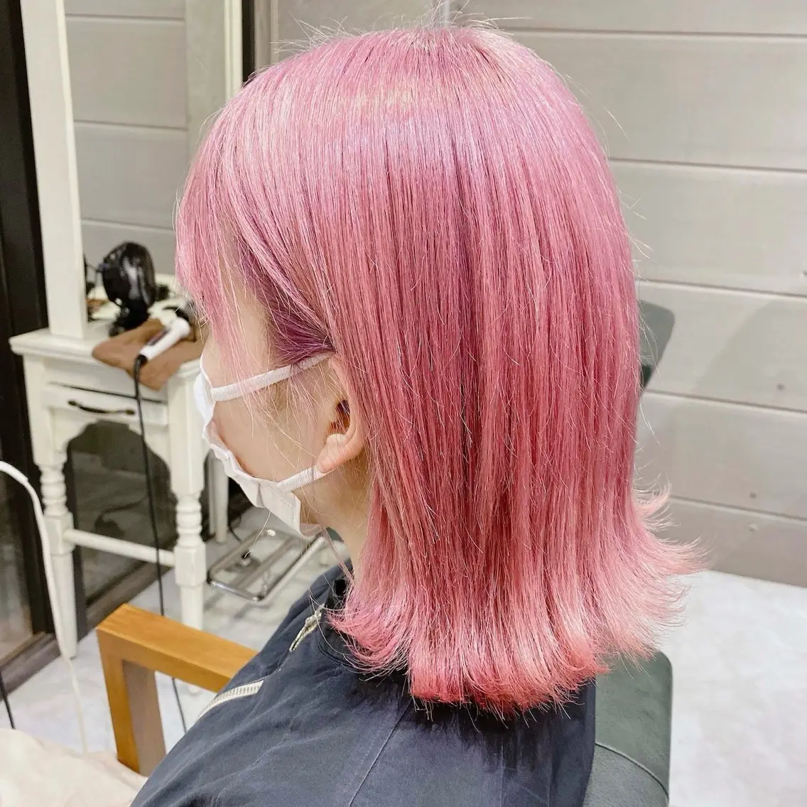 ミディアム カラー ブリーチ デザインカラー ハイトーンカラー ピンクカラー ヘアカラー トリートメント DAYS Men’sのヘアスタイル