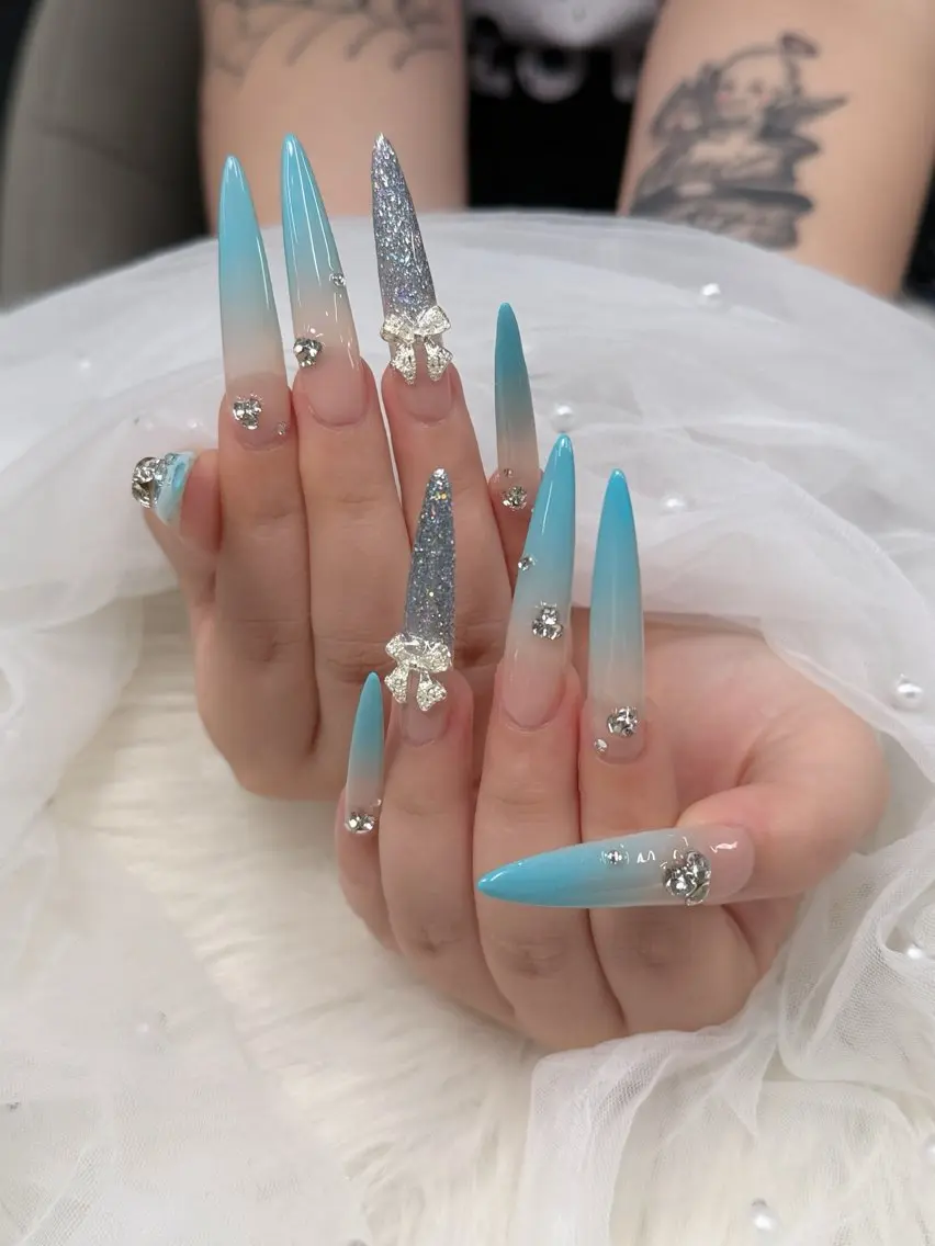 ネイル アートネイル ボルドー フレンチネイル ジェルネイル 氷ネイル・うるうるネイル ハンドネイル Julie NailSalonのネイルデザイン