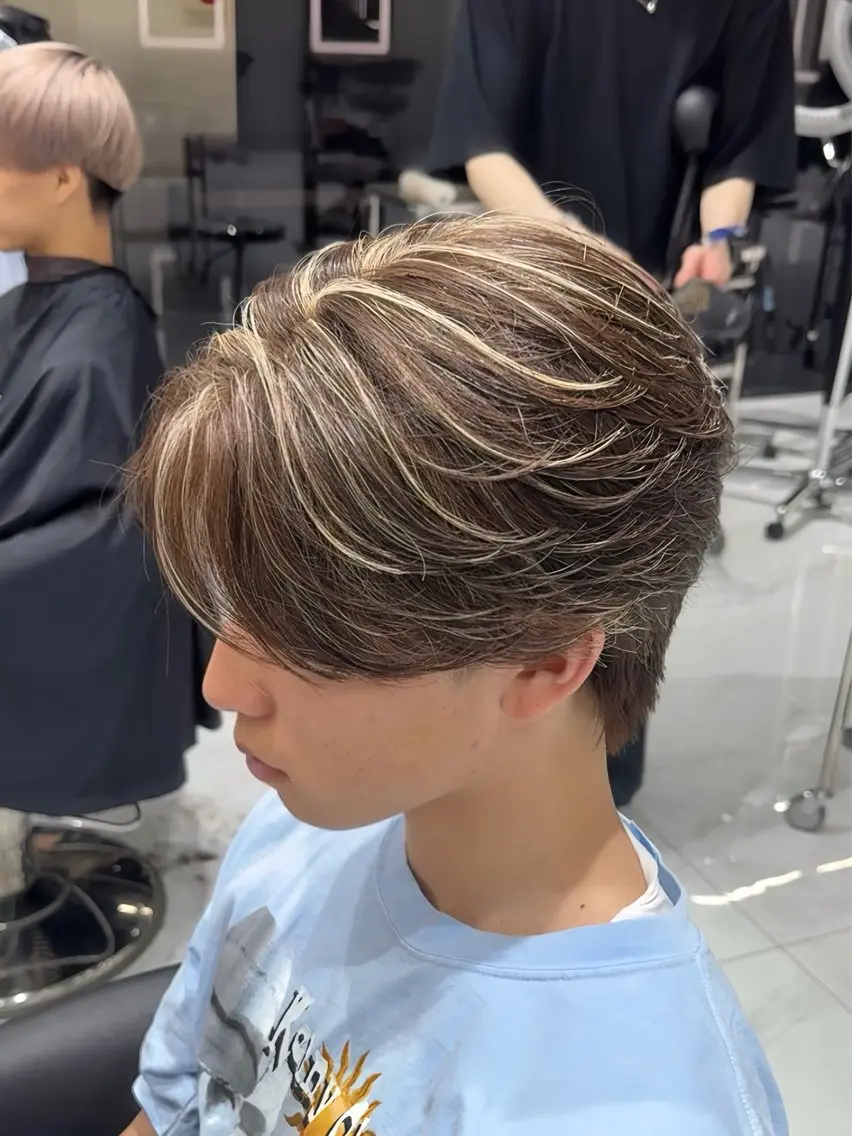 カラー メンズ メンズハイライト メンズメッシュ 学生（メンズ向け） ハイライトカラー メッシュ ワンカラー/艶髪 加藤 亘のヘアスタイル