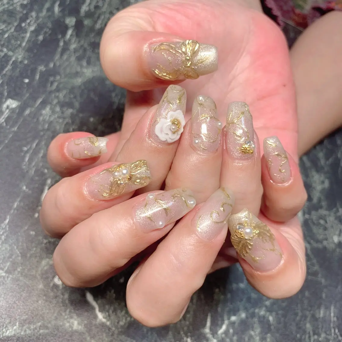 🌼持ち込みデザイン アートし放題💅片手デザイン違いも🆗 スートン付け放題💎の写真