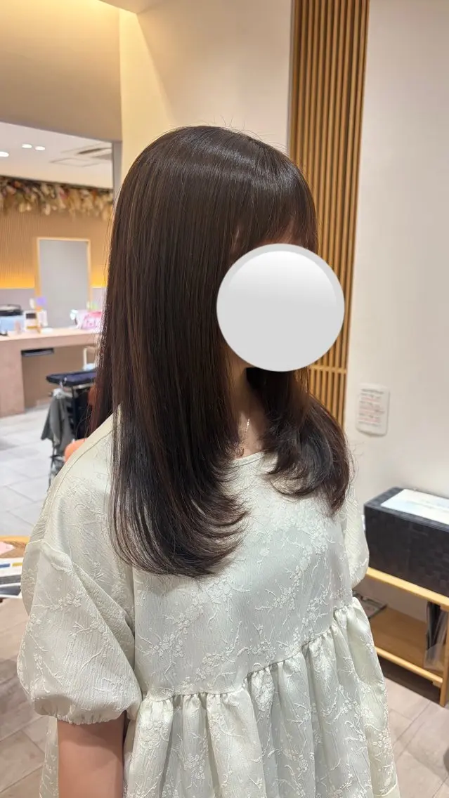 ミディアム レイヤーカット RosierBleu 中山のヘアスタイル
