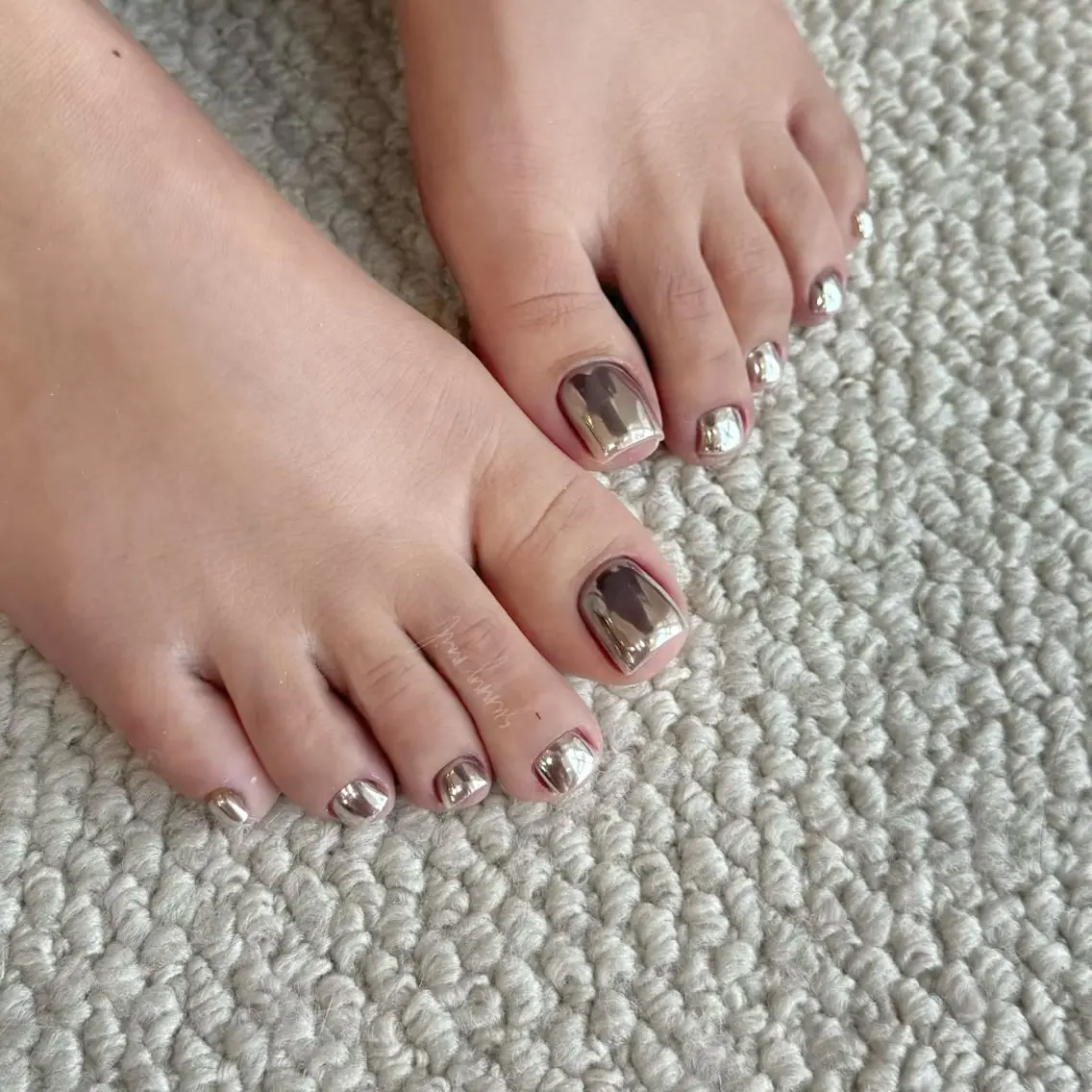 ネイル フットネイル Dione Nail ハチワレのネイルデザイン