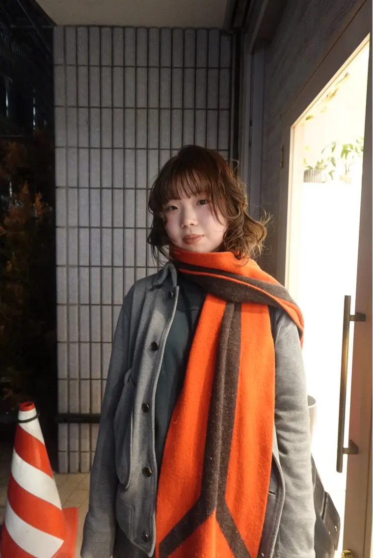 ミディアム カラー カット ヘアカラー ワタナベ ヒヨリのヘアスタイル